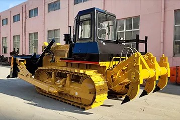 Crawler bulldozer for earthmoving and land clearing