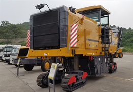 Imported hydraulic components for stable asphalt milling machine operation