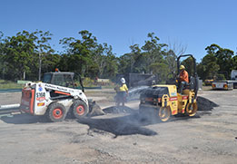 Asphalt plant additive feeding system for SMA and colorful asphalt mix