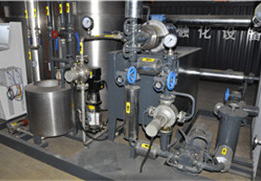 High-precision weighing and dosage system for bitumen emulsion plant driven by variable frequency motors