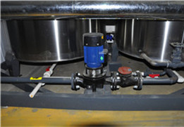 Double preparation tanks for diluted emulsifier solution ensuring continuous production of bitumen emulsion
