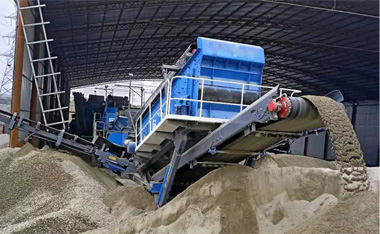 A Combination Consisting Of Crawler Cone Crusher Plant and Crawler Mobile Screening Plant