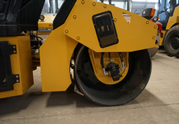 Comfortable AC cabin with flexible steering seat for road roller operator