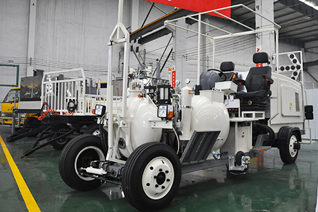 Driving-type Thermoplastic Screeding Road Marking Machine