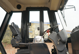 Powerful CUMMINS diesel engine equipped on pneumatic tyre road roller