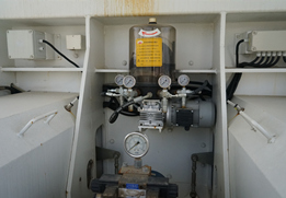 Vibration mixing process for better cement hydration and stable road structure