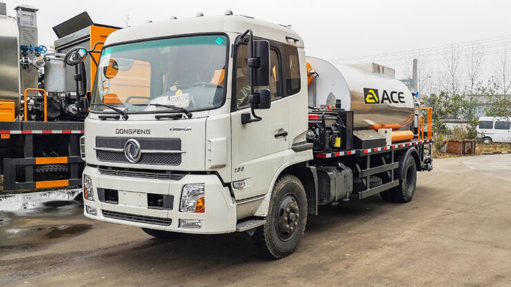 Asphalt Distributor Manufacturer