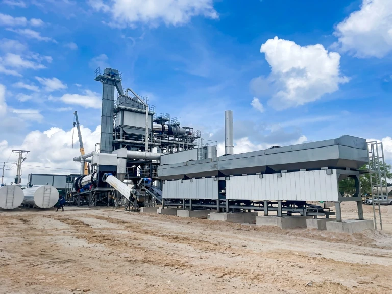 Integrated Asphalt Mixing Plant Up and Running in Thailand